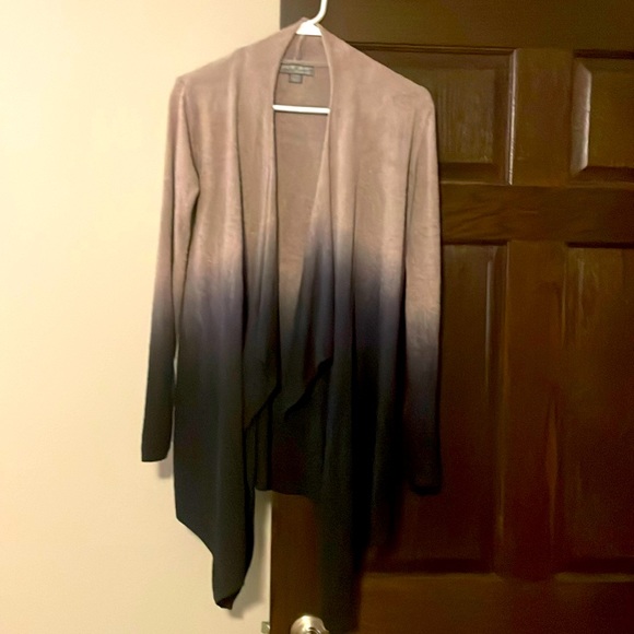 Barefoot Dreams Sweaters - Like new Barefoot Dreams calypso waterfall cardigan.